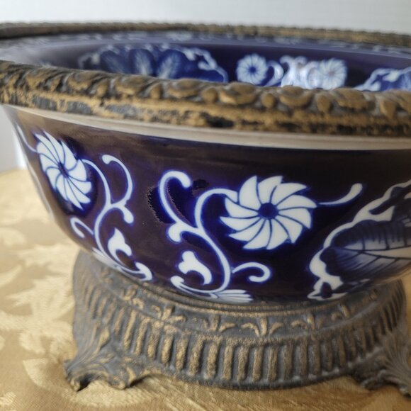 Bombay Co. Stunning Large Blue & White Chinoiseries Bowl with Brass Trim & Feet - Picture 6 of 11